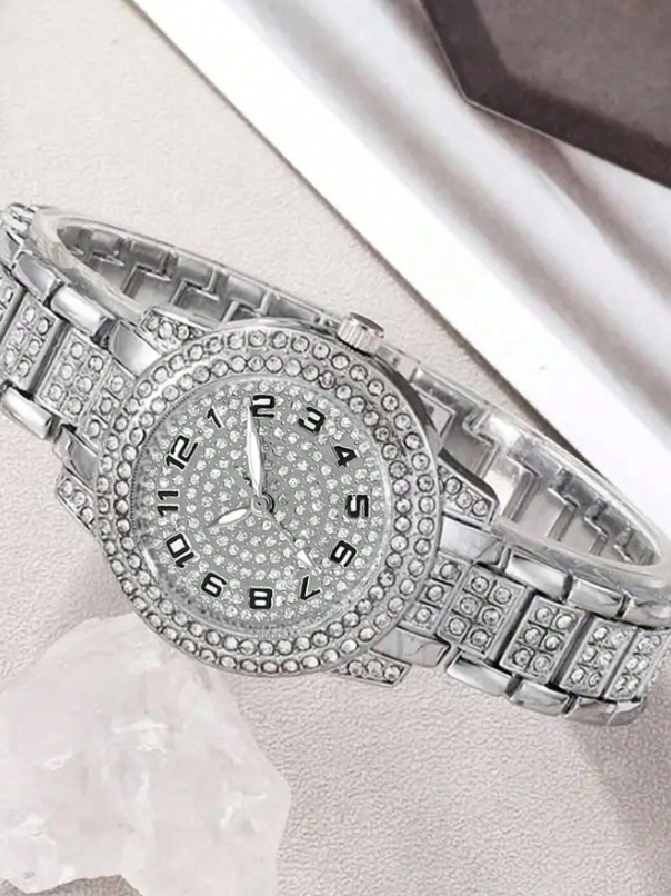 Orologio al quarzo in argento alla moda con numeri romani pieni di diamanti