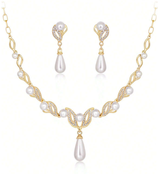 Set di collana e orecchini placcati in oro con perle